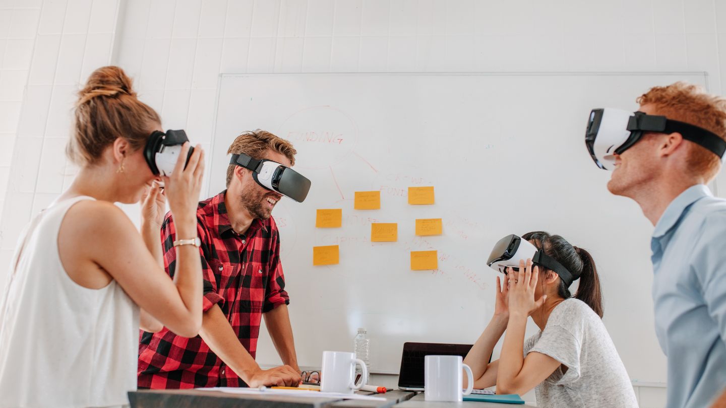 La réalité virtuelle au service de la formation professionnelle : avantages et applications concrètes